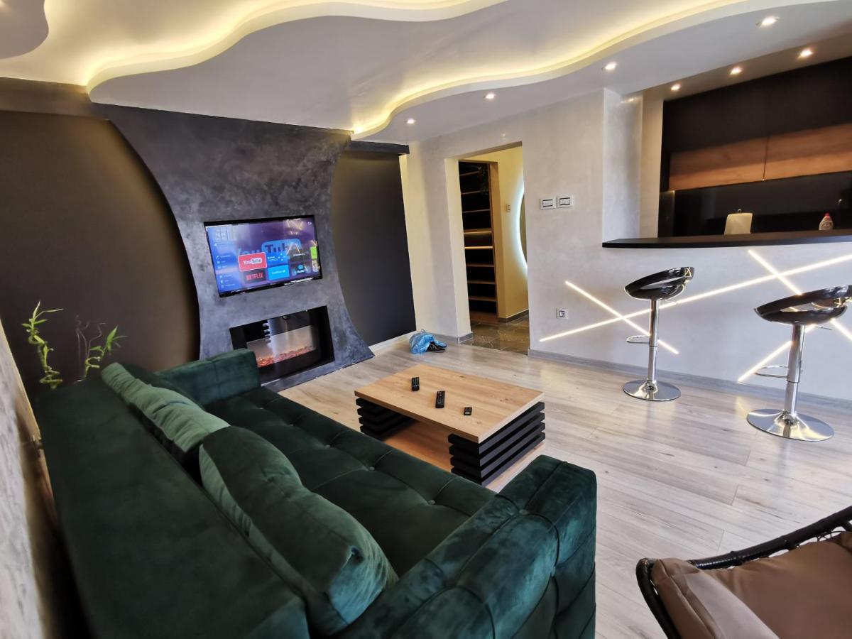 Brend New Luxurious Apartment In Downtown With Free Parking Novi Sad Exteriör bild