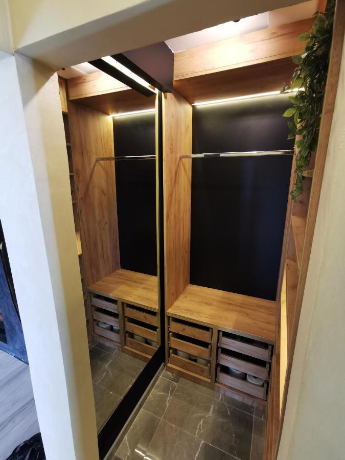 Brend New Luxurious Apartment In Downtown With Free Parking Novi Sad Exteriör bild