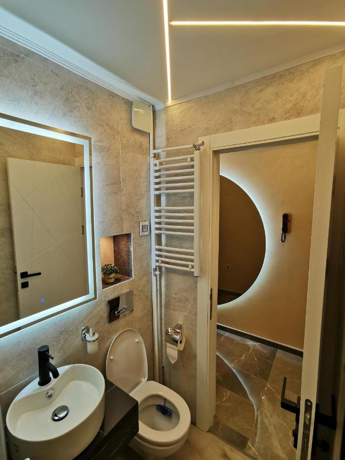 Brend New Luxurious Apartment In Downtown With Free Parking Novi Sad Exteriör bild