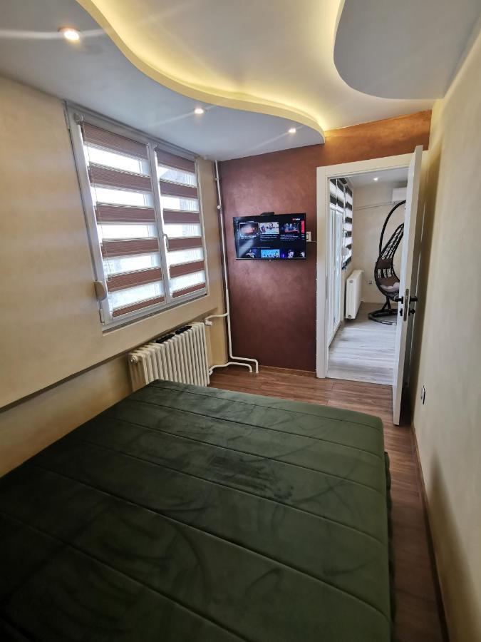 Brend New Luxurious Apartment In Downtown With Free Parking Novi Sad Exteriör bild
