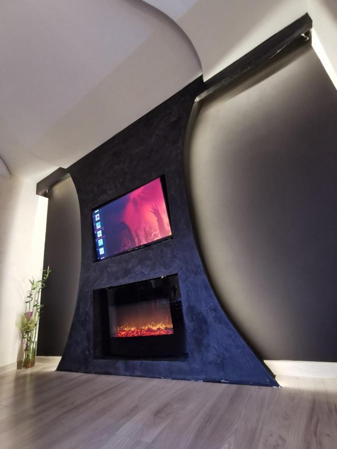 Brend New Luxurious Apartment In Downtown With Free Parking Novi Sad Exteriör bild