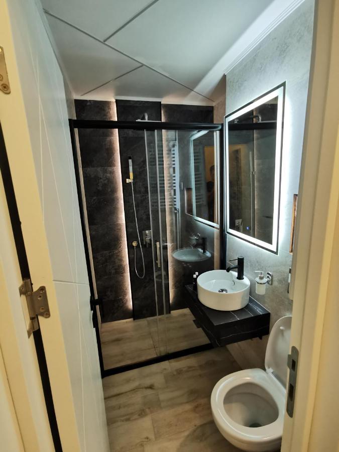 Brend New Luxurious Apartment In Downtown With Free Parking Novi Sad Exteriör bild